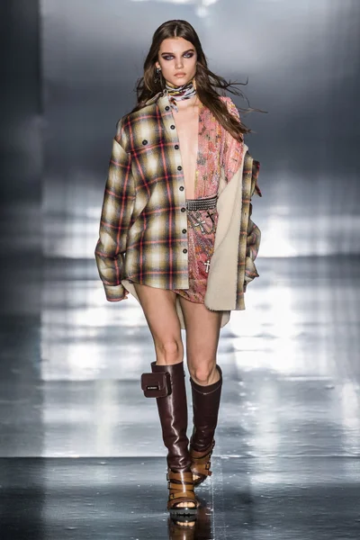 Look 37